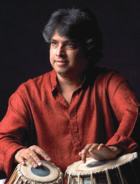Pandit Sandip Bhattacharya spielt Tabla