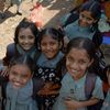 Fröhliche Mädchen in der Bundelkhand-Region (Indien). Diese Mädchen sollen ihre Kindheit nicht verlieren.