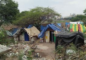 Hütten in einem Slum in Indien